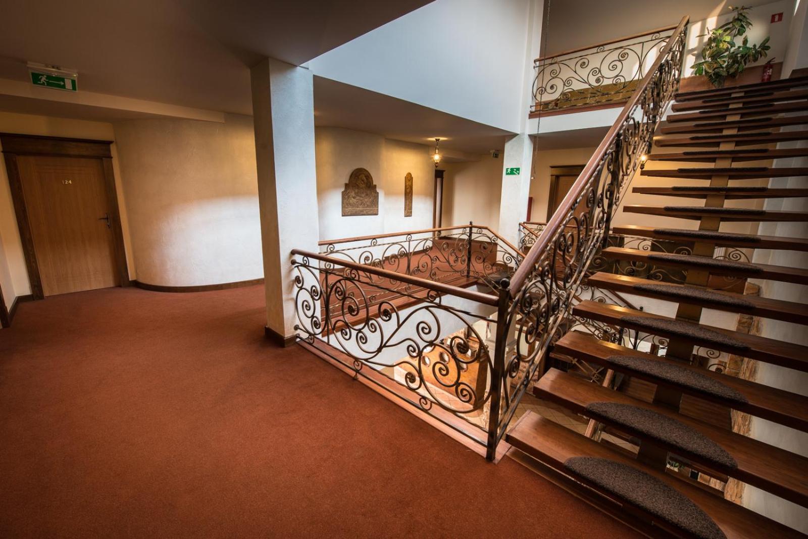 Hotel Ros بيش المظهر الخارجي الصورة