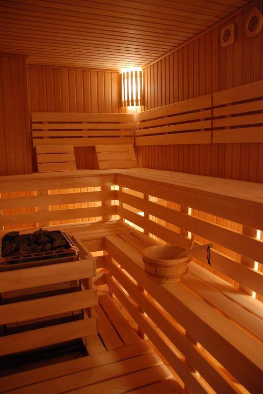 Hotel Ros بيش المظهر الخارجي الصورة